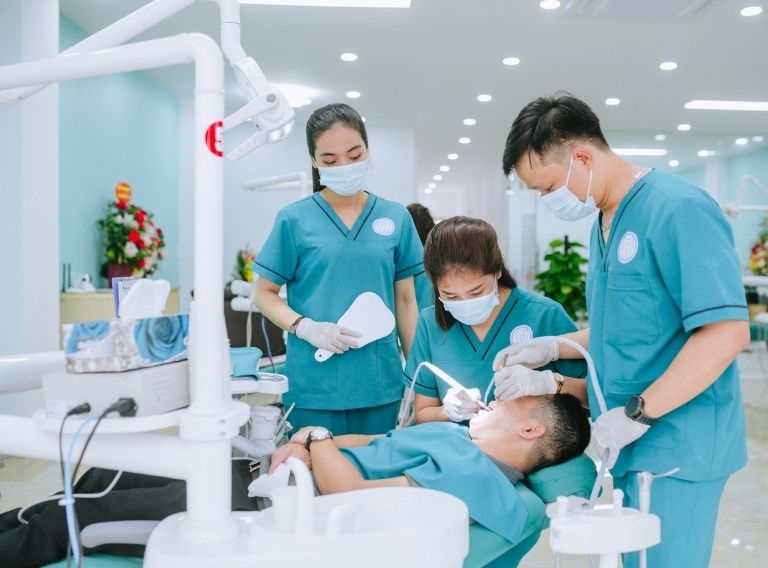 agency xây kênh TikTok cho chủ doanh nghiệp ngành nha khoa